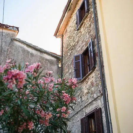 Апартаменты Borgo Antico - Torre Pugliola Леричи